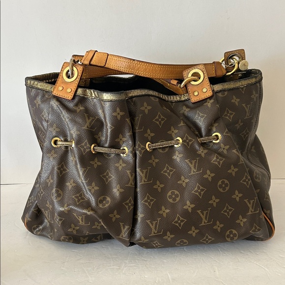 Beautiful Dark Brown Monogram Shoulder Bag - Picture 2 of 15